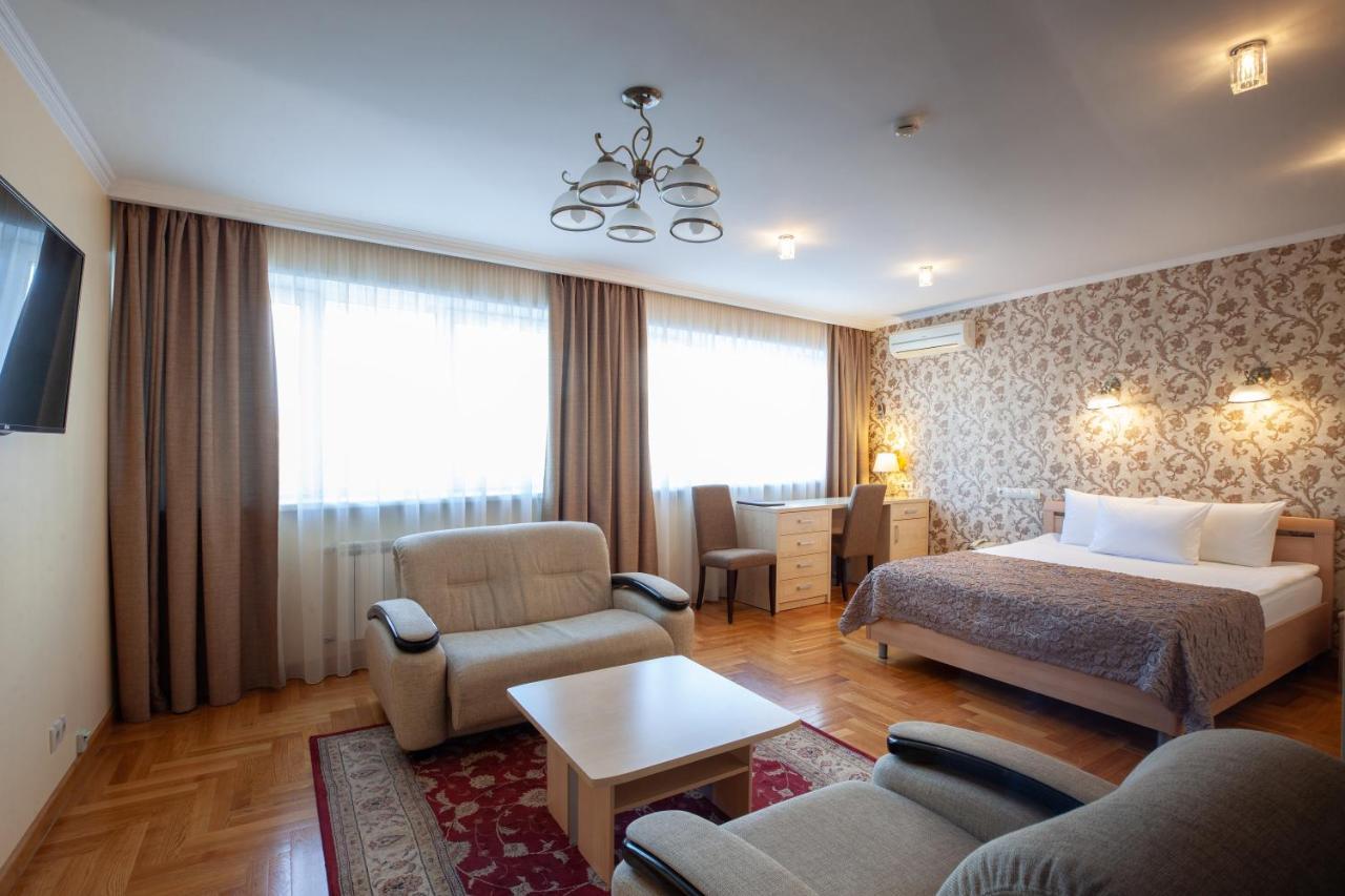 Hotel Krasnoyarsk Bagian luar foto